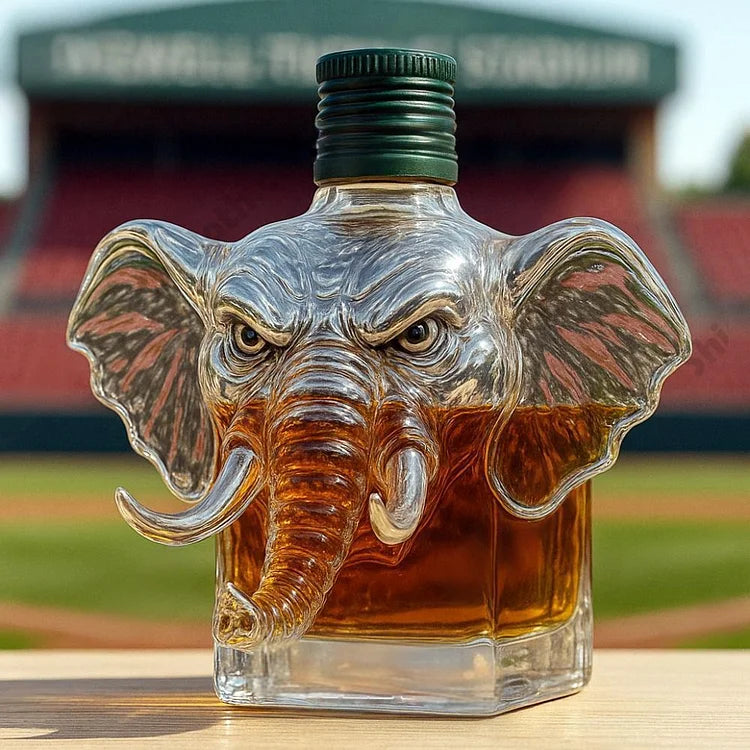 Egy üveg Elephant Crown Royal whisky