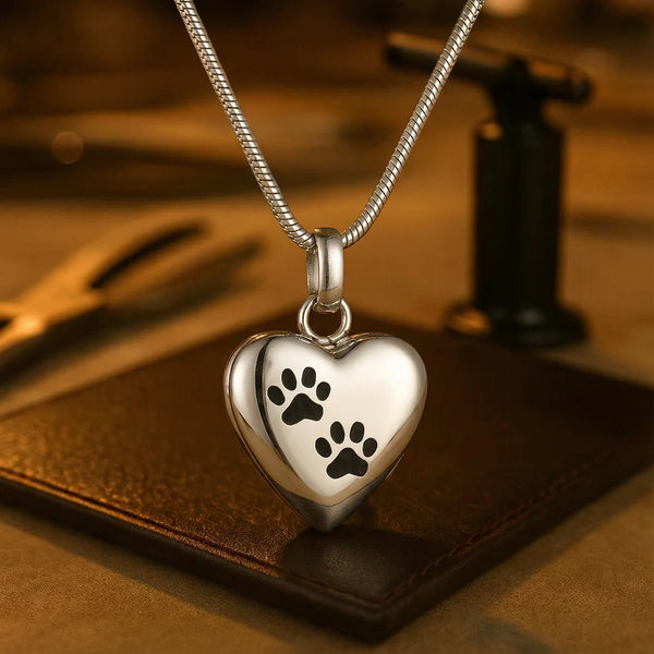 Mancs szív alakú emléknyaklánc – rozsdamentes acél urna medál